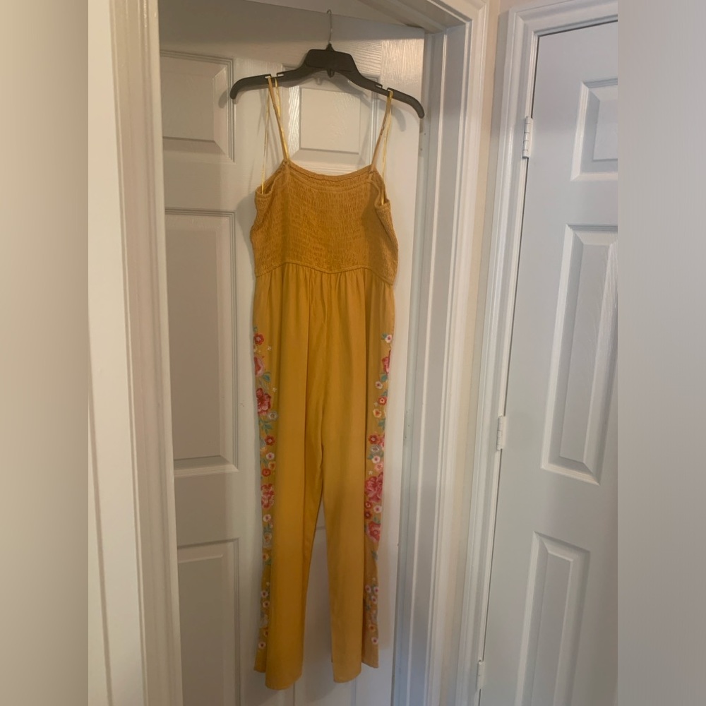 NWT Savanna Jane Smocked & Embroidered Floral Romper - Large
